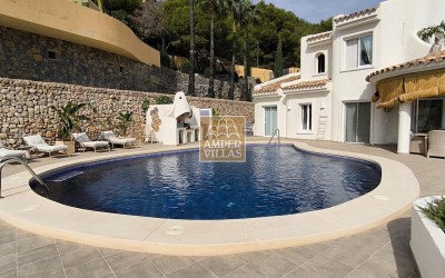  Fantástica villa con vistas panorámicas al mar.